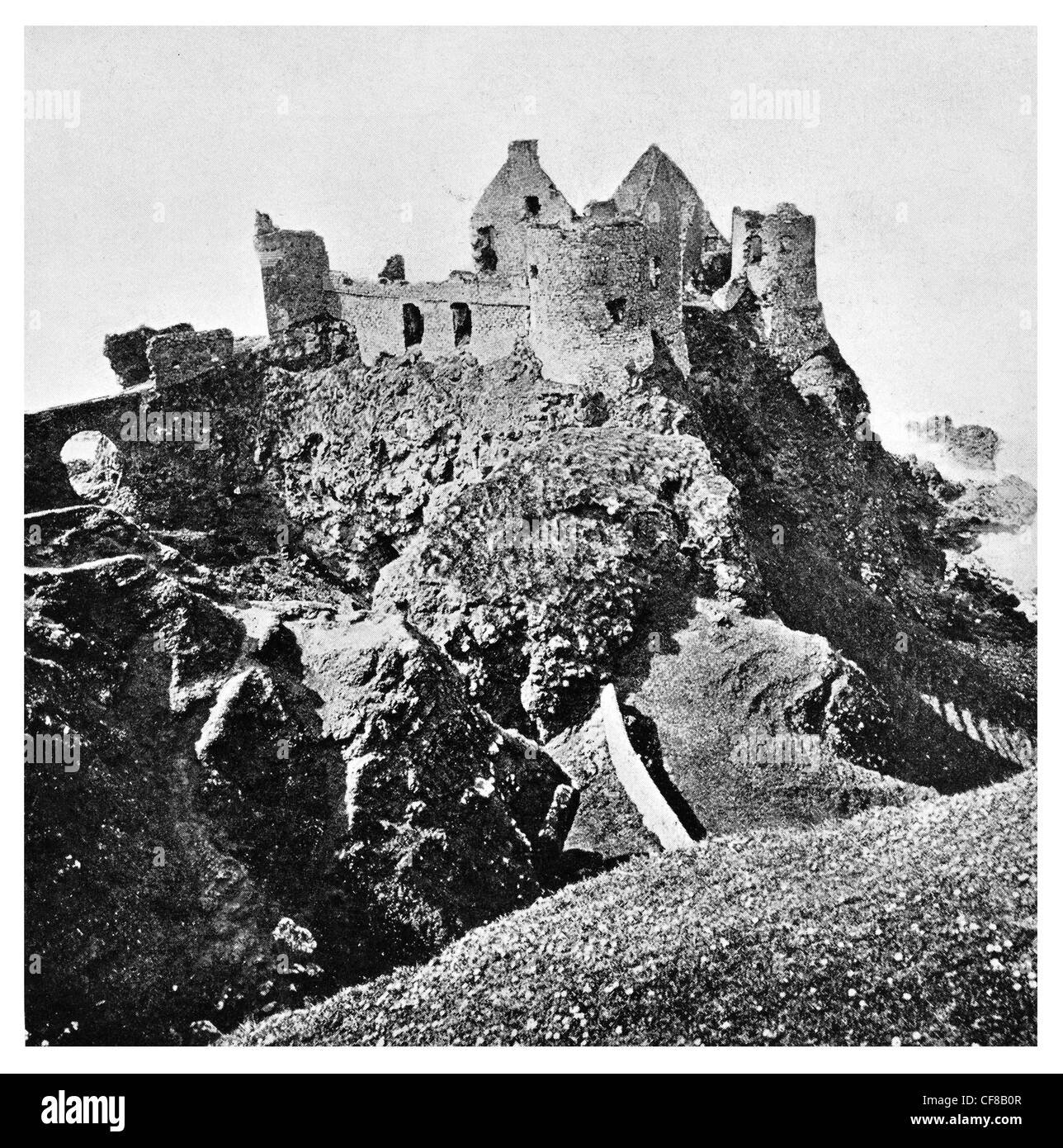 1927 Dunluce Castle Antrim, Northern Ireland, UK Dún Libhse Stock Photo