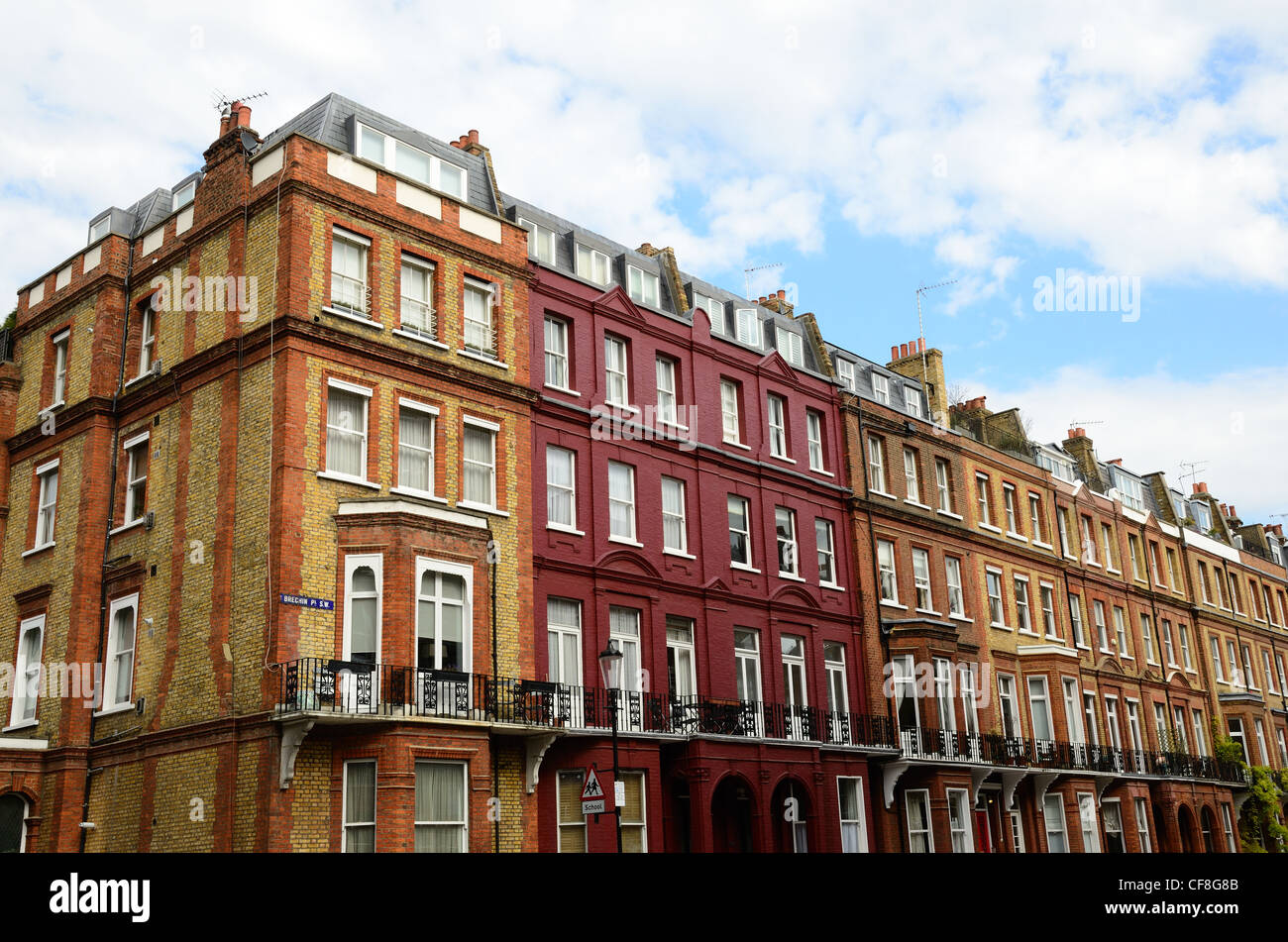 Traditional english architecture hi-res stock photography and images ...