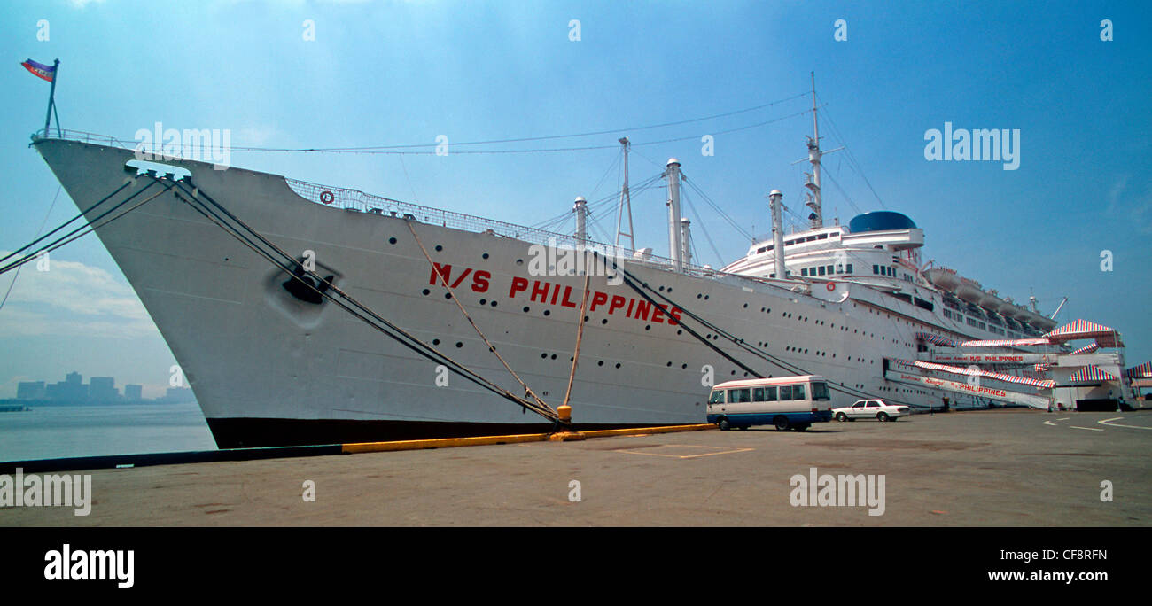 M S Philippines Floating Hotel And Restaurant Cruise Ship Roxas Boulevard Manila Bay Philippines Stock Photo Alamy