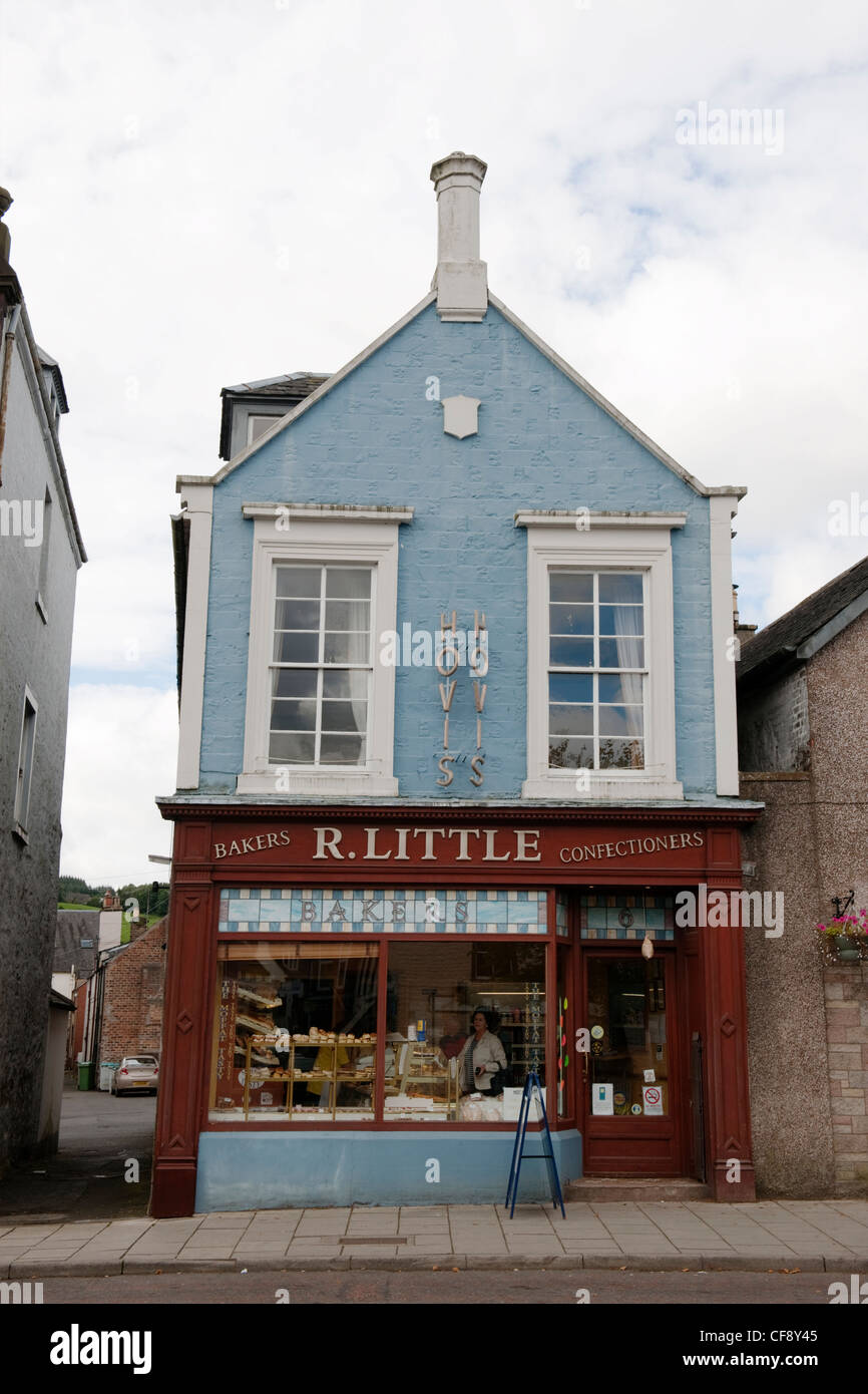 Moffat is a former burgh & spa town in Dumfries & Galloway, which lies on River Annan. R Little is a traditional bakery in town. Stock Photo
