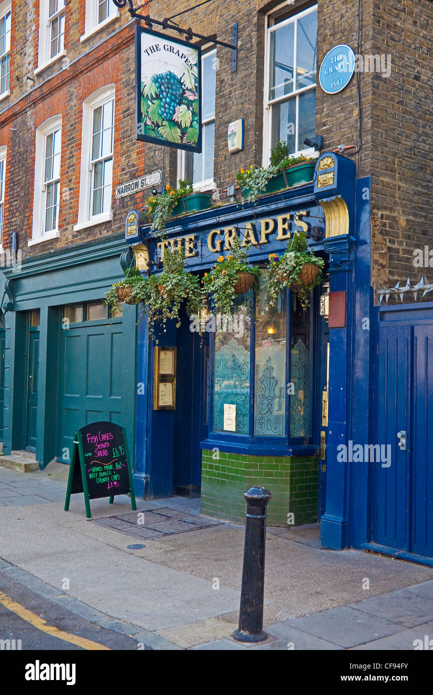 The Grapes Limehouse High Resolution Stock Photography and Images Alamy