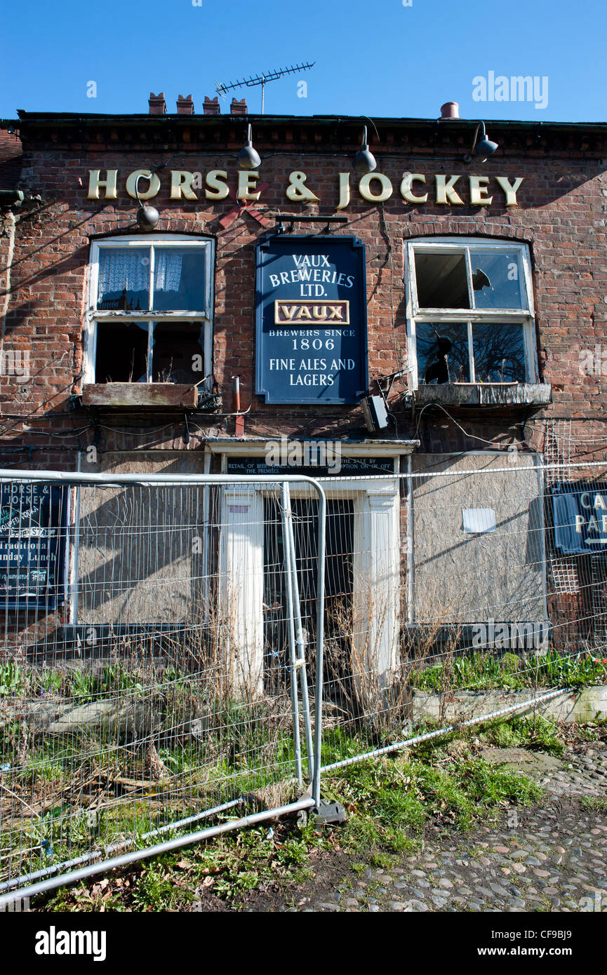 Horse and jockey pub hires stock photography and images Alamy