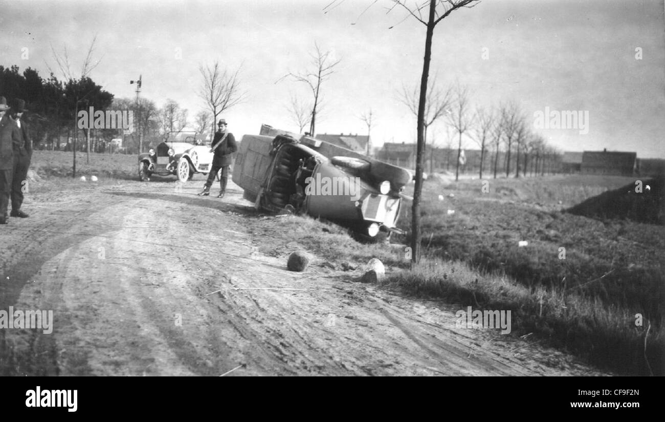 Early 1900s car rally photo Early 1900s car rally photo