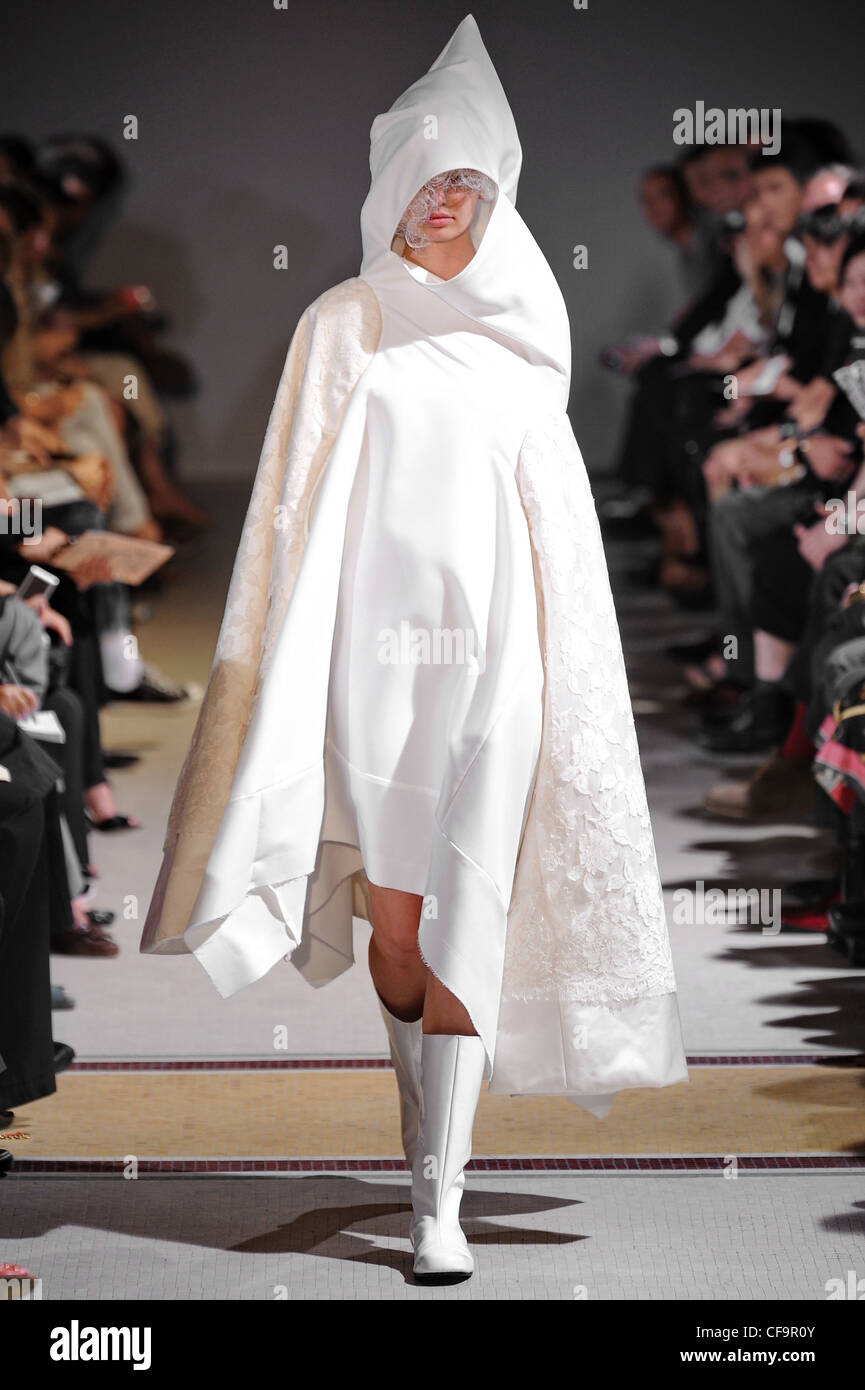 Comme des Garcons Paris Ready to WearSpringSummer 2012 Stock Photo Alamy