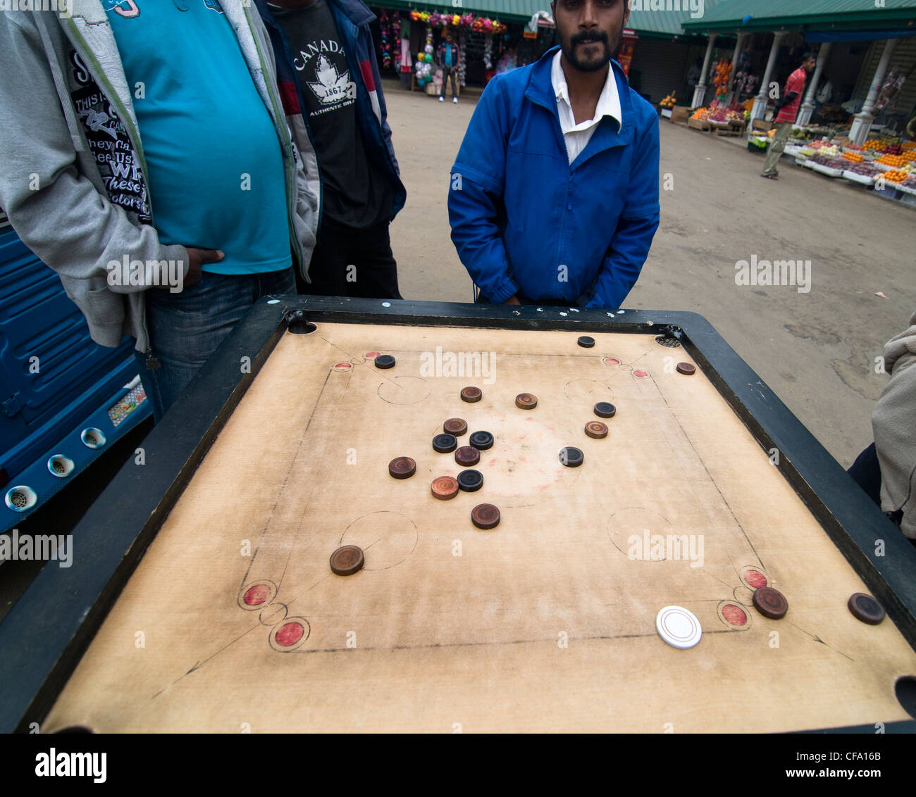 Playing Carromboard in Sri Lanka Stock Photo Alamy