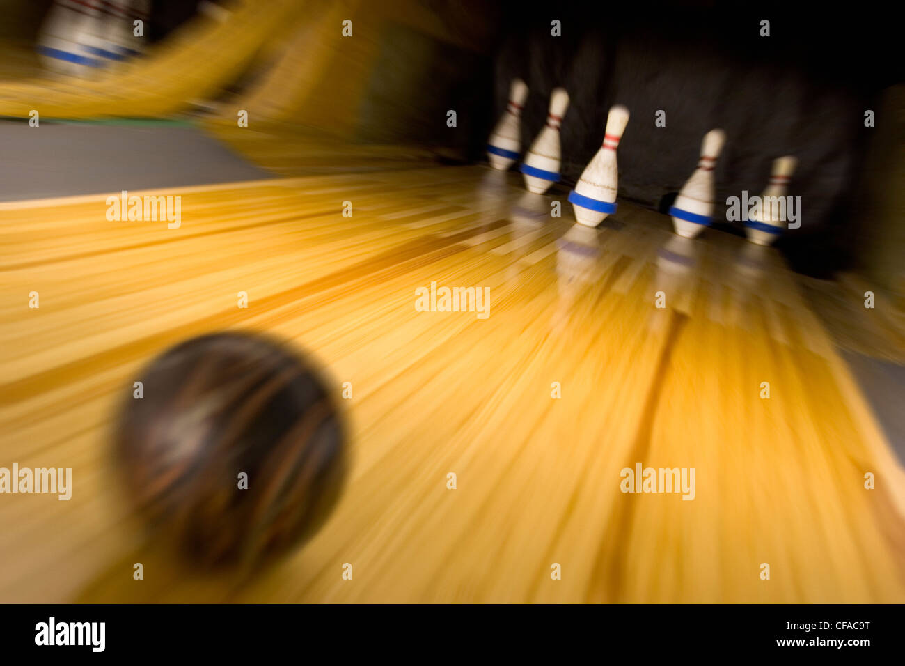 Canada 5 pin bowling hi-res stock photography and images - Alamy