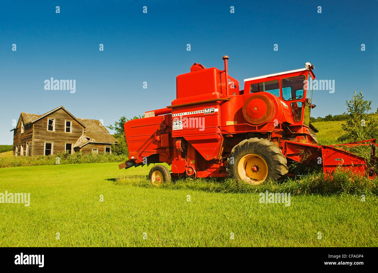 Abandoned farm house prairies hi-res stock photography and images - Page 4  - Alamy