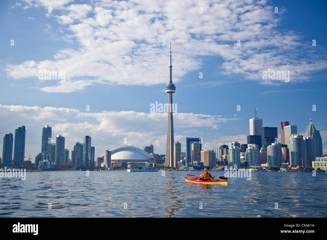 Centre island toronto canada kayak hi-res stock photography and images ...