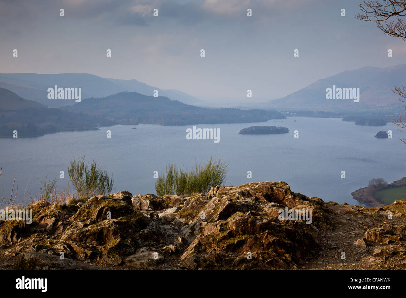 Cumbria rocks mountains islands vista rural national park hi-res stock ...