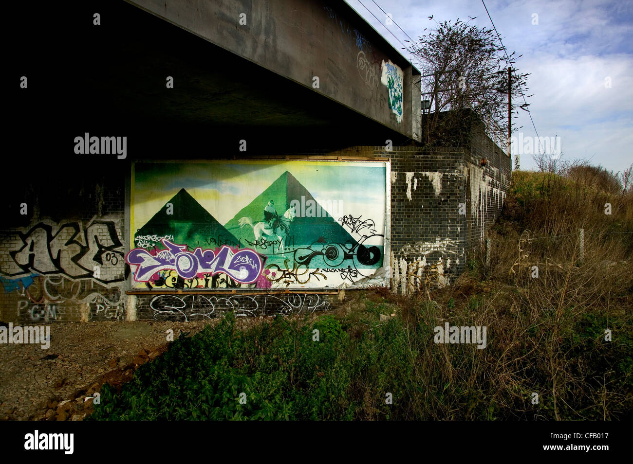 Cigarette graffiti hi-res stock photography and images - Alamy