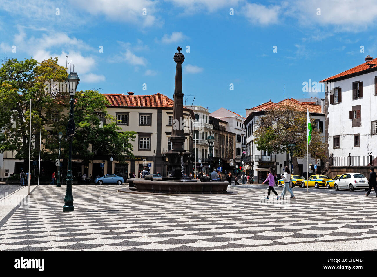 Europe, Portugal, Republica Portuguesa, Madeira, Funchal, Praca do Municipio, street scene, well, building, construction, place Stock Photo