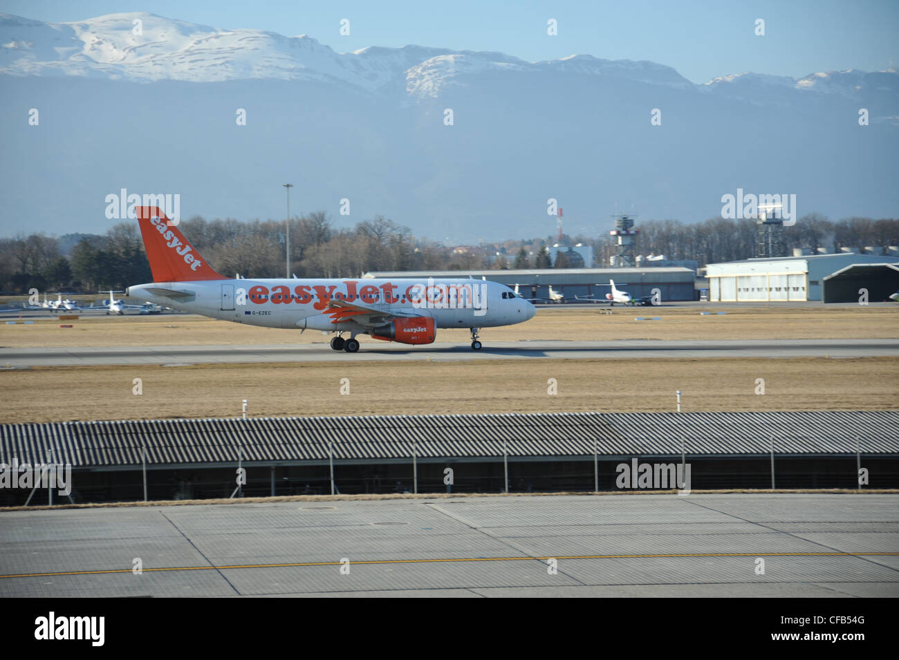 easyjet airbus a319 at geneva airport Stock Photo Alamy
