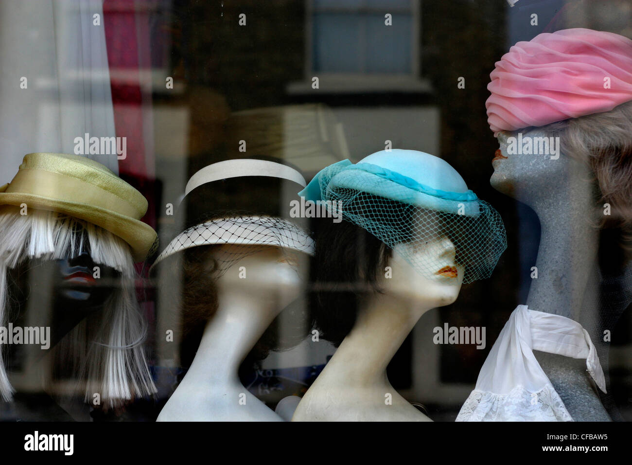 Add Representation To Your Shop Window With Wholesale cap mannequin head 