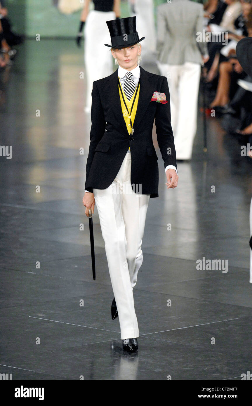 Ralph Lauren th Anniversary ShowNew York Ready to Wear Spring Summer  Equestrian Style: Top hat, black blazer and straight cut Stock Photo - Alamy