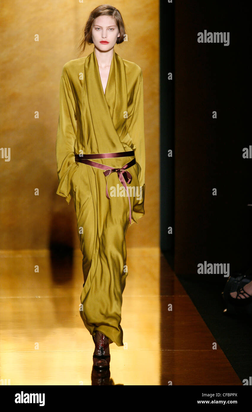 DKNY New York Ready to Wear Autumn Winter Fashion designer Donna Karan at  the end of her catwalk show two of her children Cory Stock Photo - Alamy