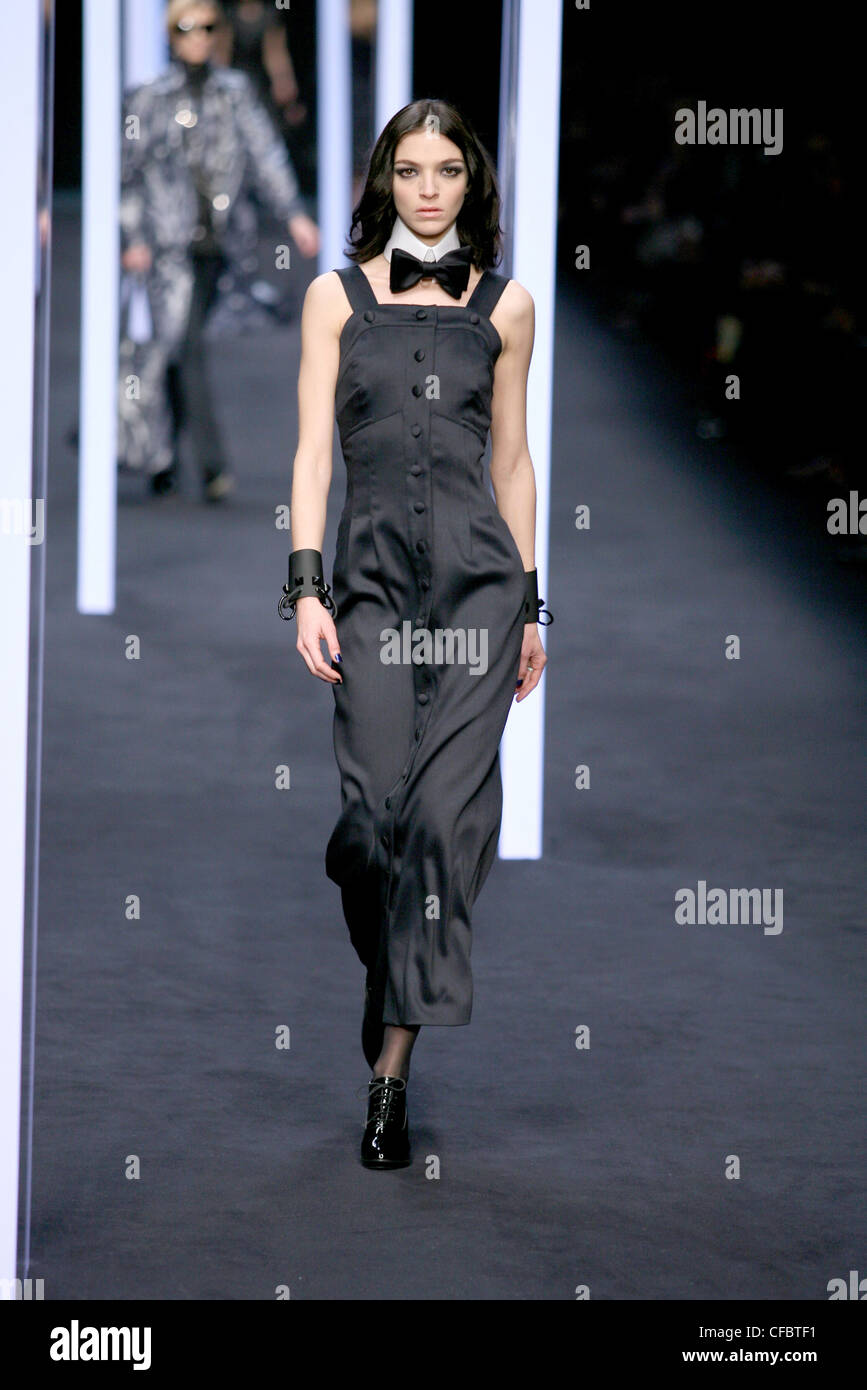Karl Lagerfeld Paris Ready to Wear Autumn Winter Italian model ...