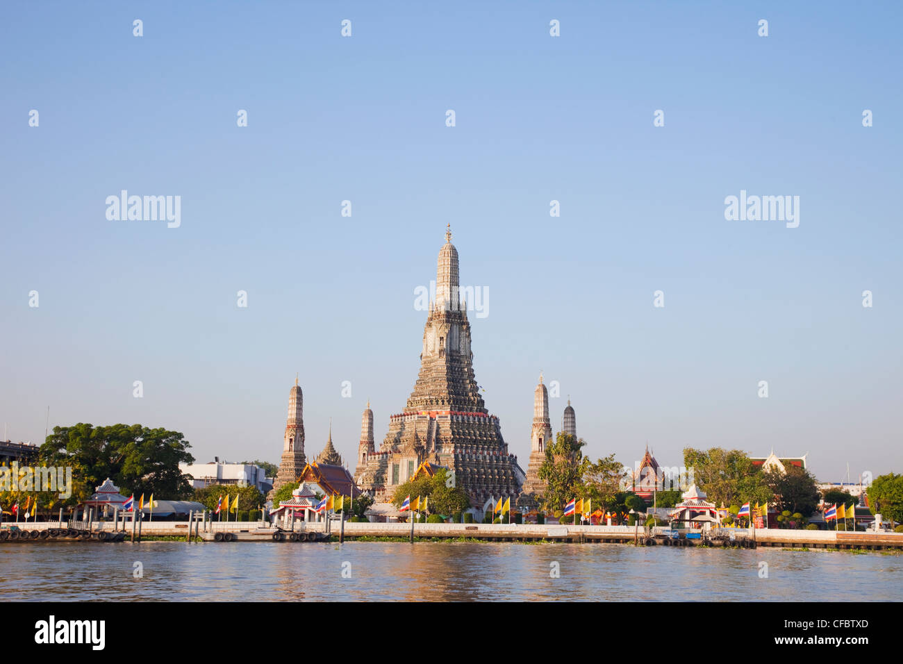 Thailand, Bangkok, Wat Arun aka Temple of Dawn and Chao Phraya River Stock Photo