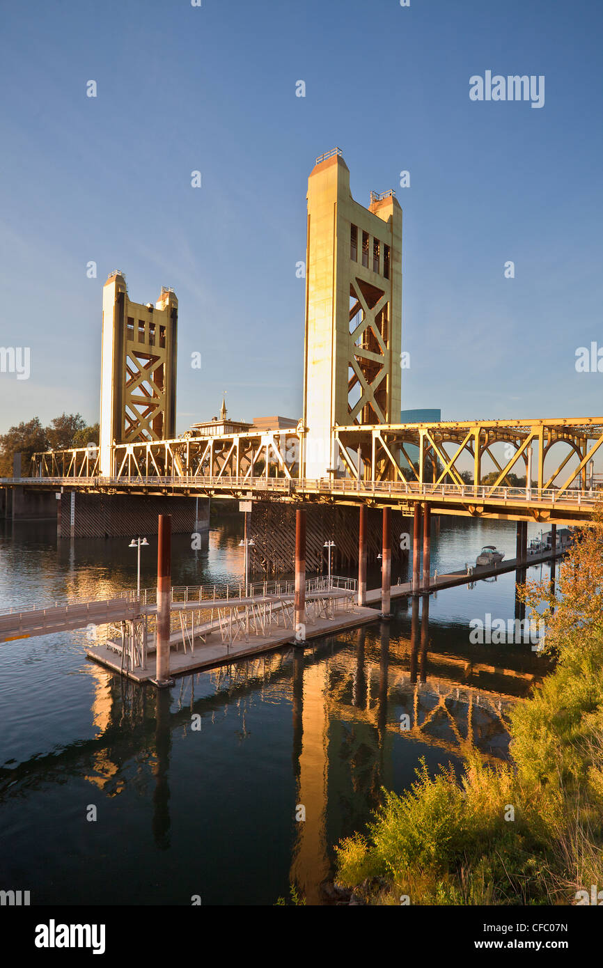 USA, United States, America, California, Sacramento, City, Tower Bridge, bridge, famous, maze, old, river, riverfront, steel, su Stock Photo