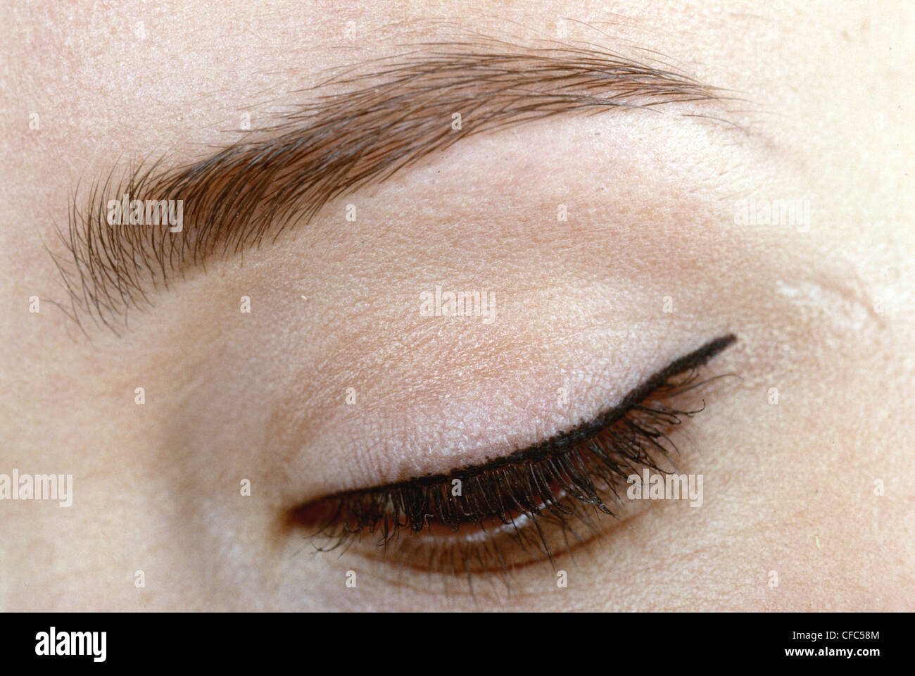 Upper eyelid hires stock photography and images Alamy