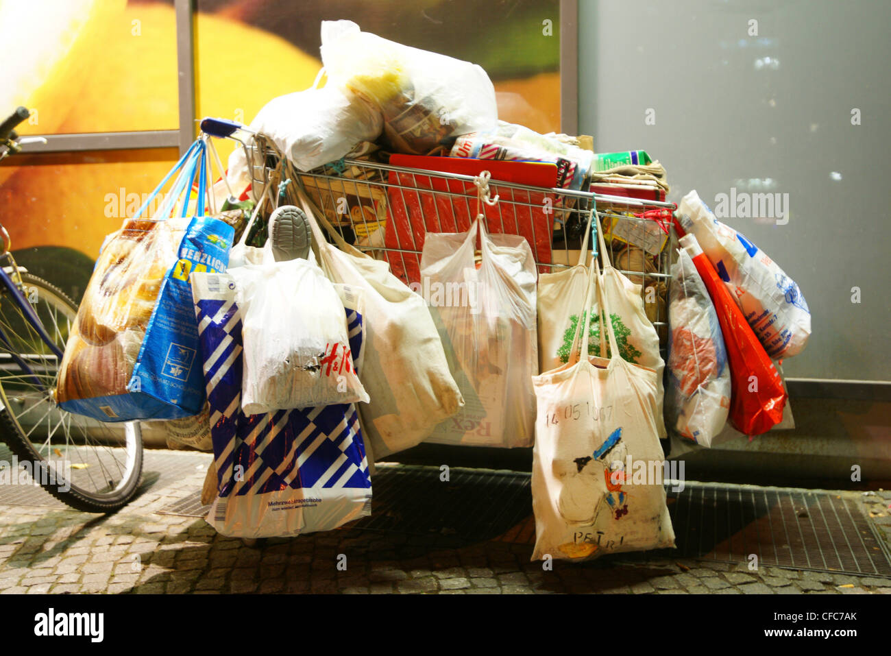 Full trolley hi-res stock photography and images - Alamy