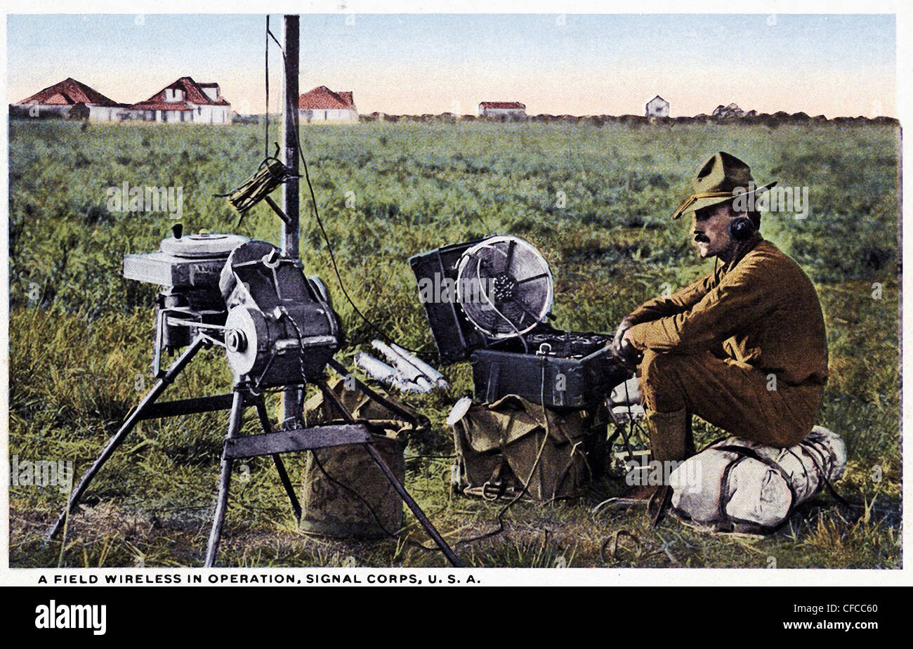 Field, Wireless, Signal Corps, USA, soldier, army, military, mobile, radio, 1916, USA, World War I, War, World War, Europe, 1914 Stock Photo