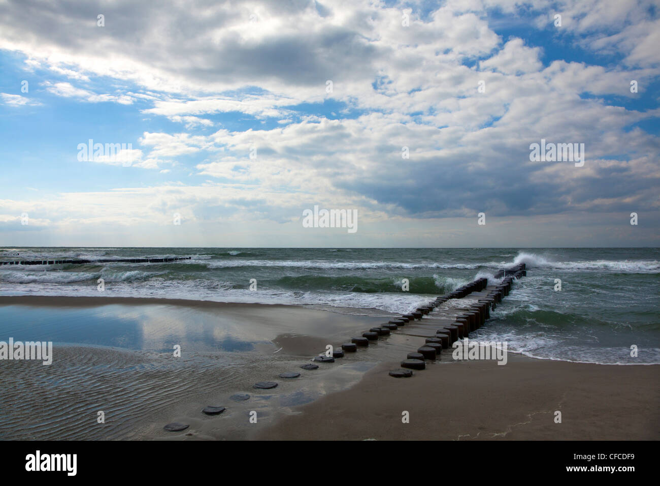 Wave breakers on the beach, Ahrenshoop, Fischland-Darss-Zingst, Baltic Sea, Mecklenburg-West Pomerania, Germany Stock Photo
