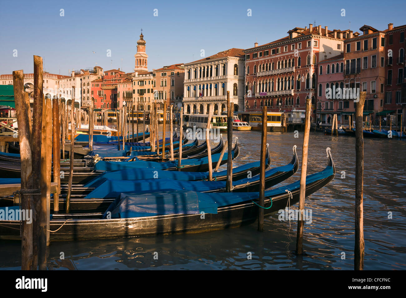 Grand canal golden light hi-res stock photography and images - Alamy
