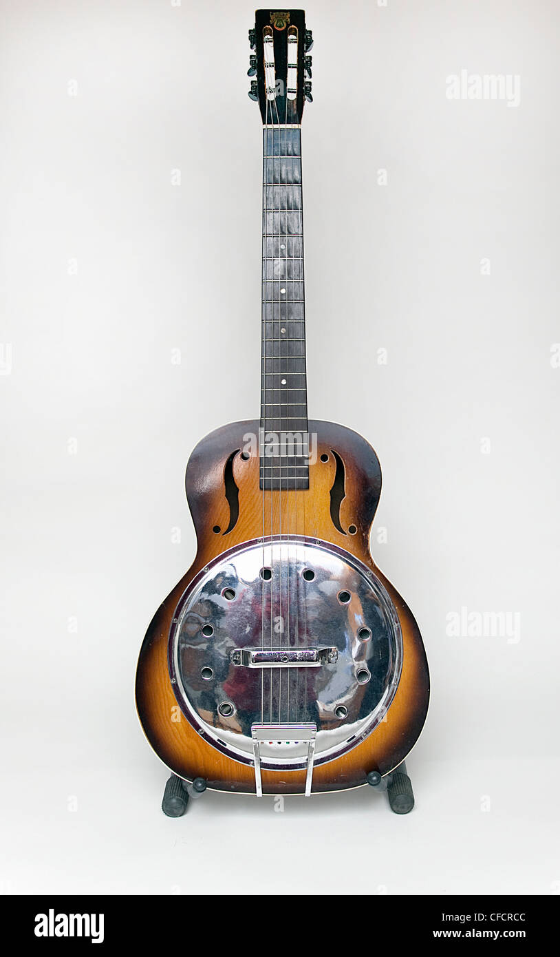 Dobro guitar hi-res stock photography and images - Alamy