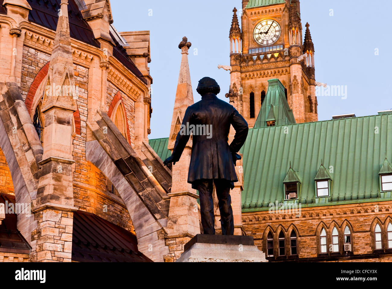 Thomas D'Arcy McGee statue, Center Block, Parliament Hill, Ottawa, Ontario, Canada Stock Photo
