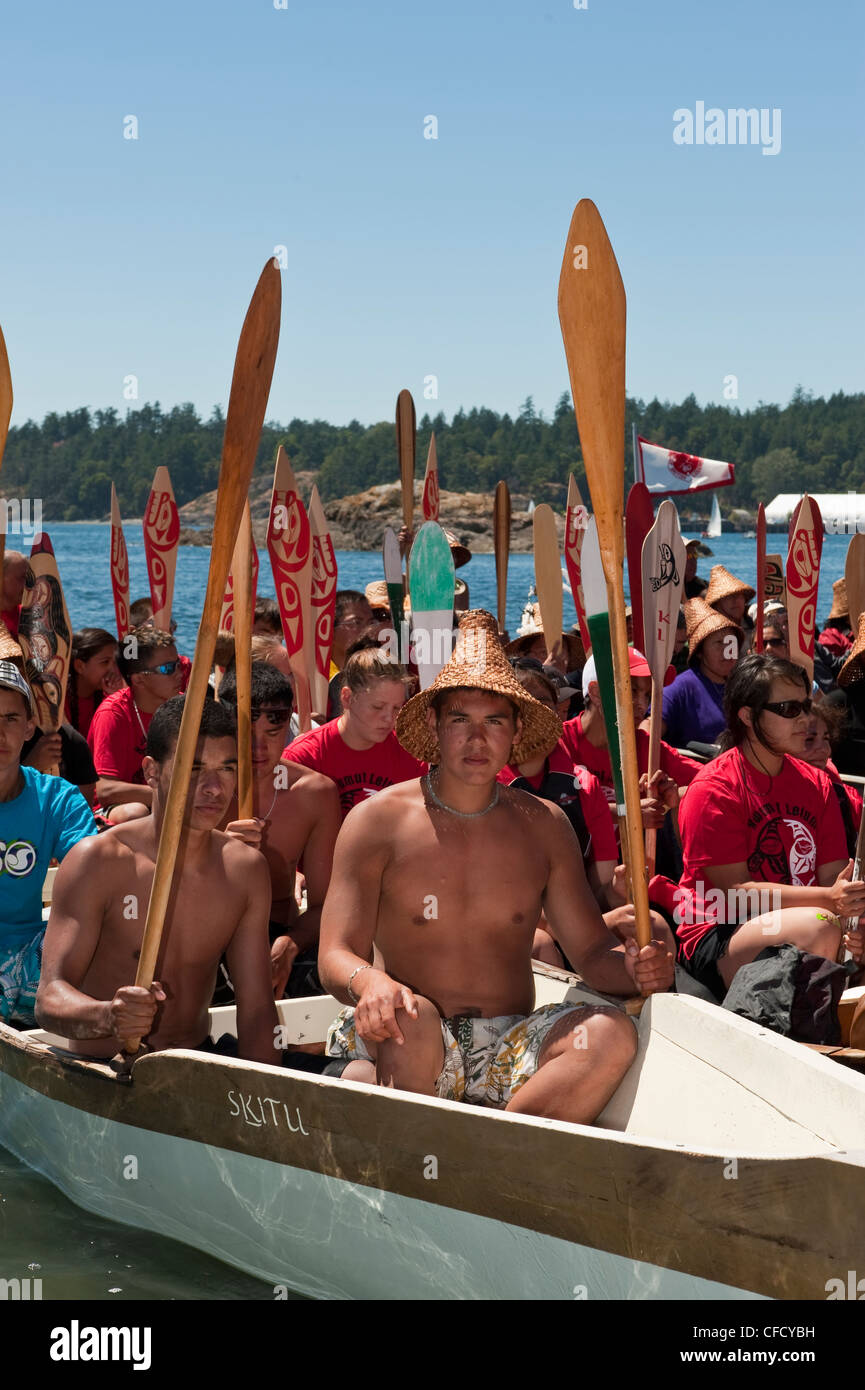 Visiting First Nations paddlers, Songhees reserve, Esquimalt, Victoria, British Columbia, Canada Stock Photo