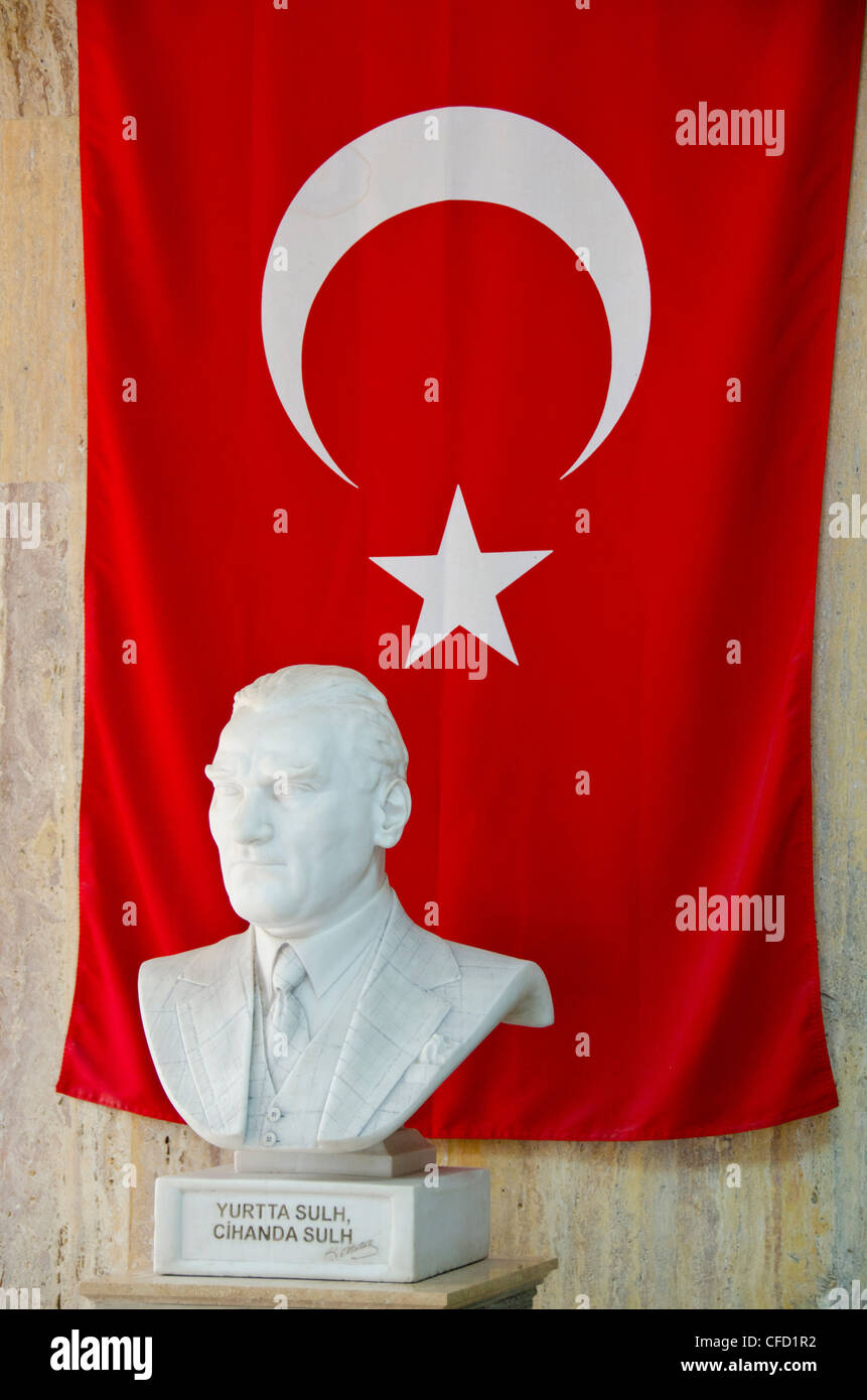 Bust of Mustafa Kemal Atatürk in Museum in Selçuk is the central town of Selçuk district, İzmir Province in Turkey Stock Photo