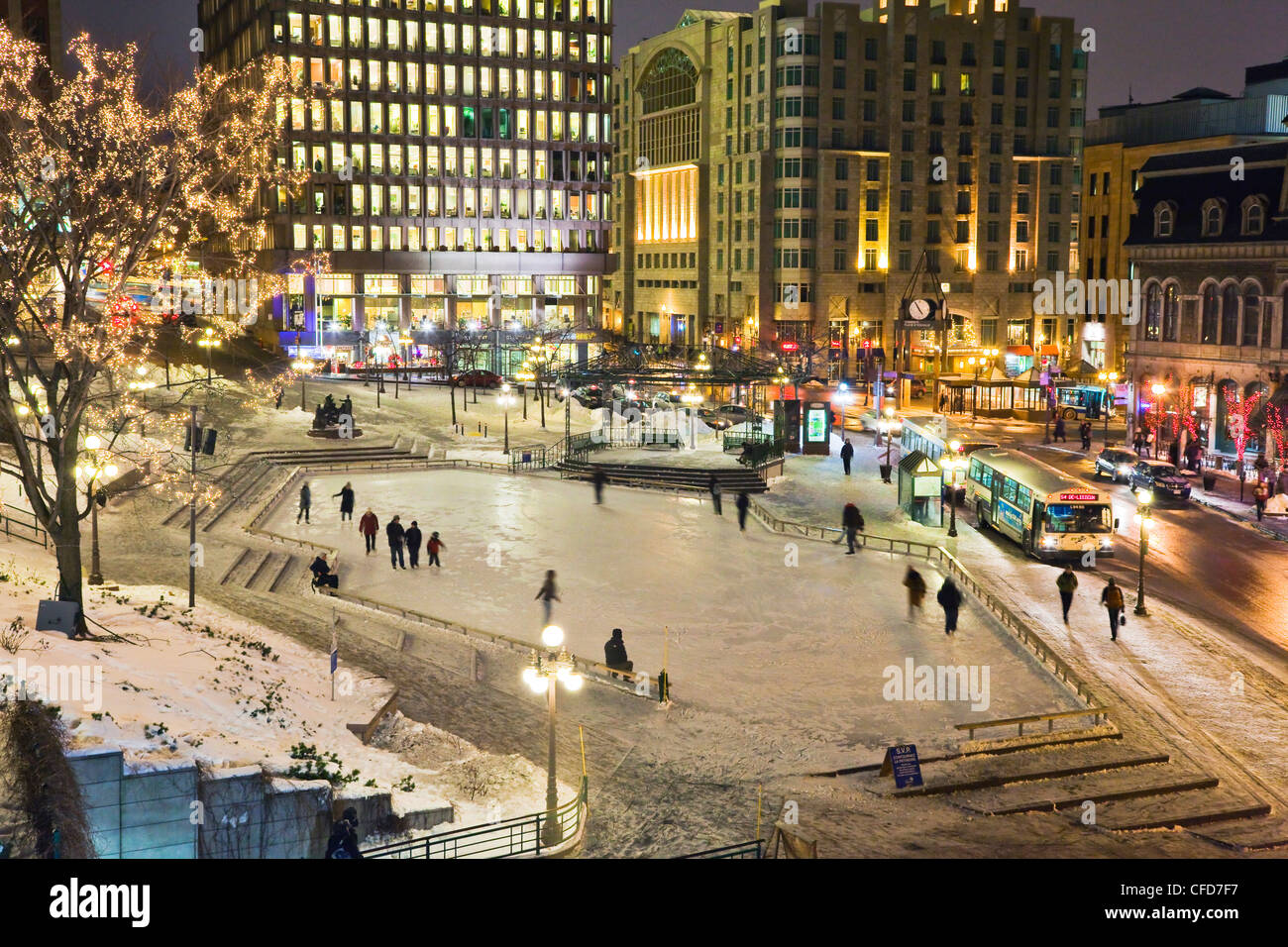 Quebec city place d'youville skating hi-res stock photography and ...