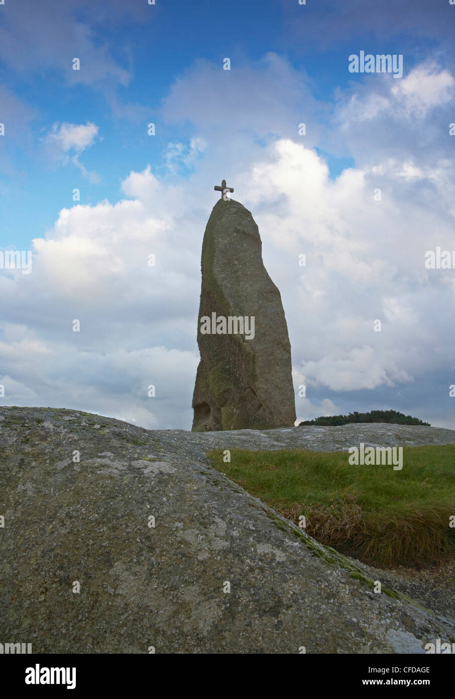 Menhir with cross on top, Menhir de Men Marz, Brignogan Plage, Finistere, Bretagne, France, Europe Stock Photo