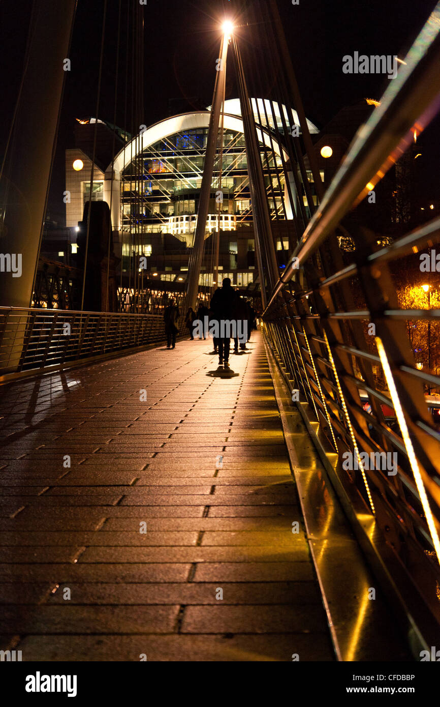 Commuters, Golden Jubilee Bridge, Charing Cross station, Embankment, South bank Stock Photo