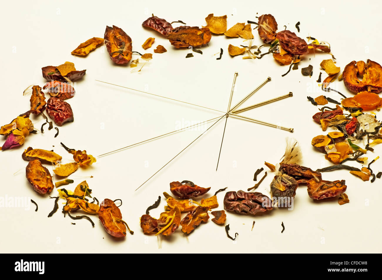 Acupuncture needle and Chinese herbs Stock Photo Alamy