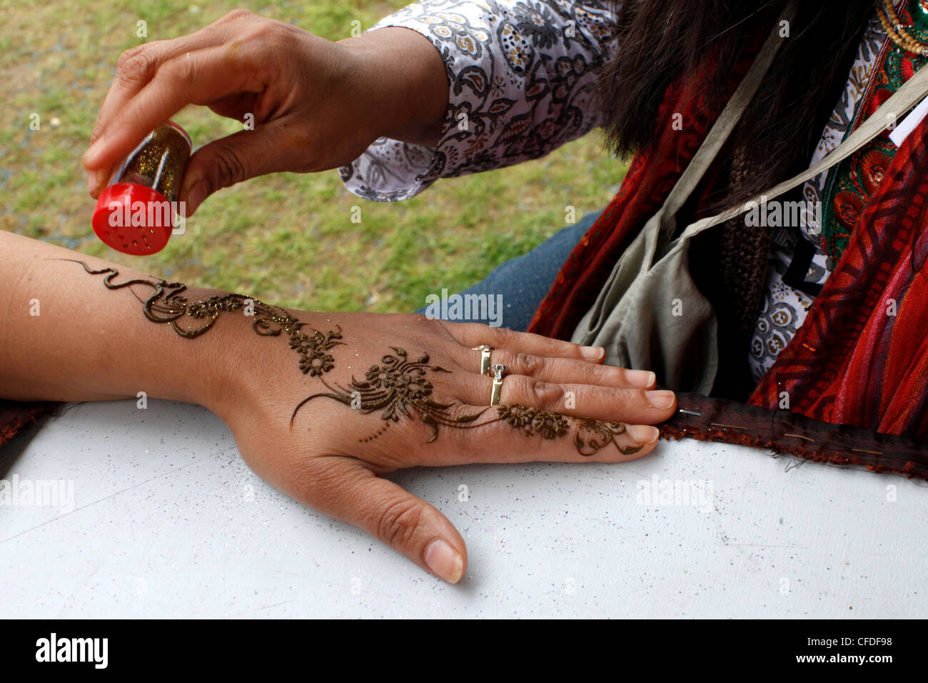 Tatooing hi-res stock photography and images - Alamy