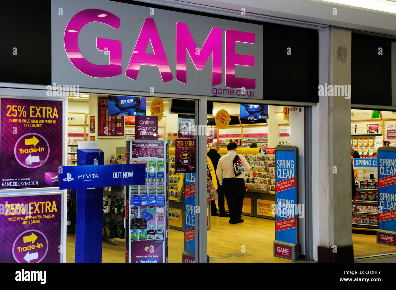 Game Computer Gaming Shop Cambridge England Uk Stock Photo Alamy