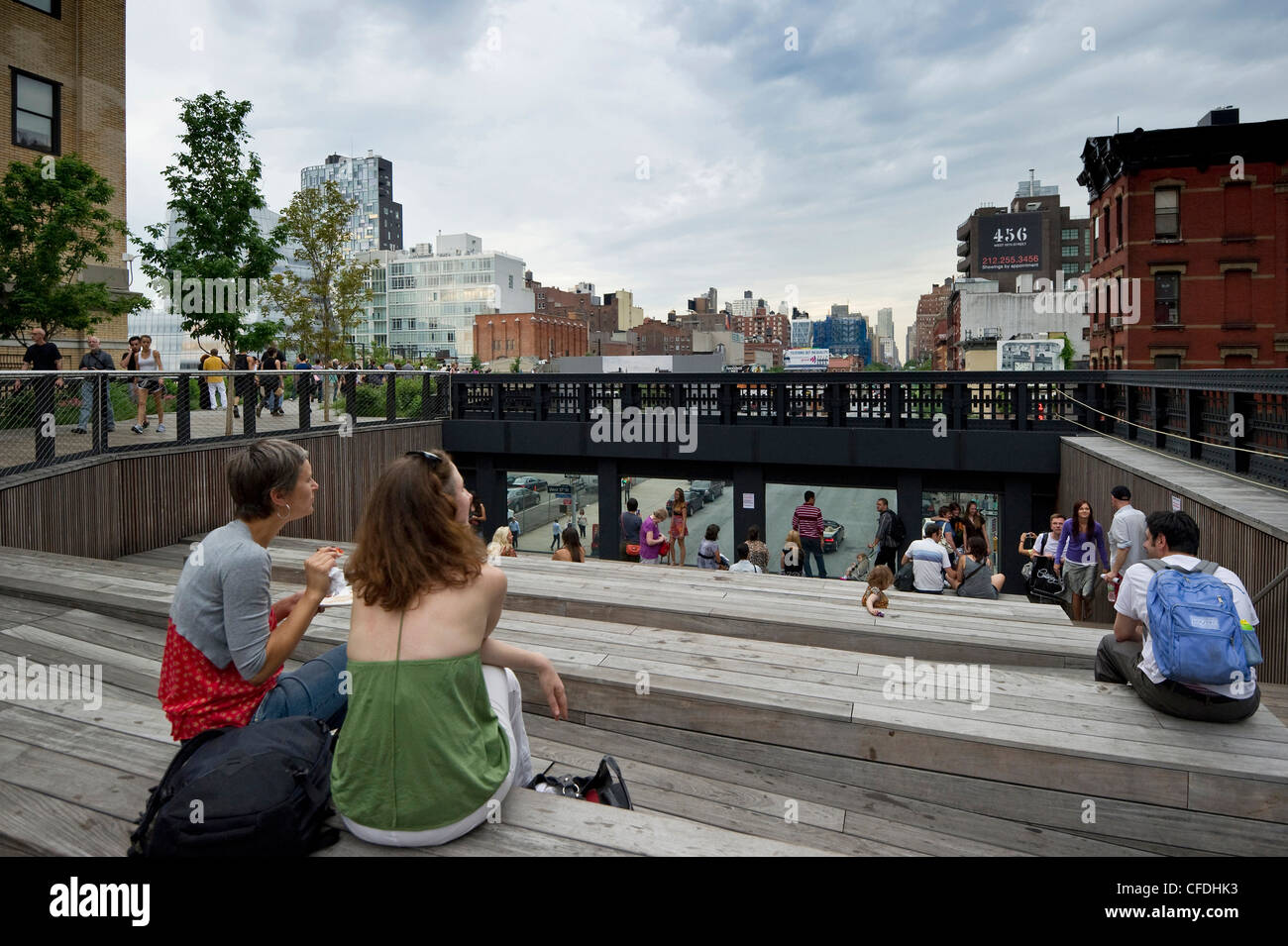 Urban theater, High Line Park, Meatpacking District, Manhattan, New ...