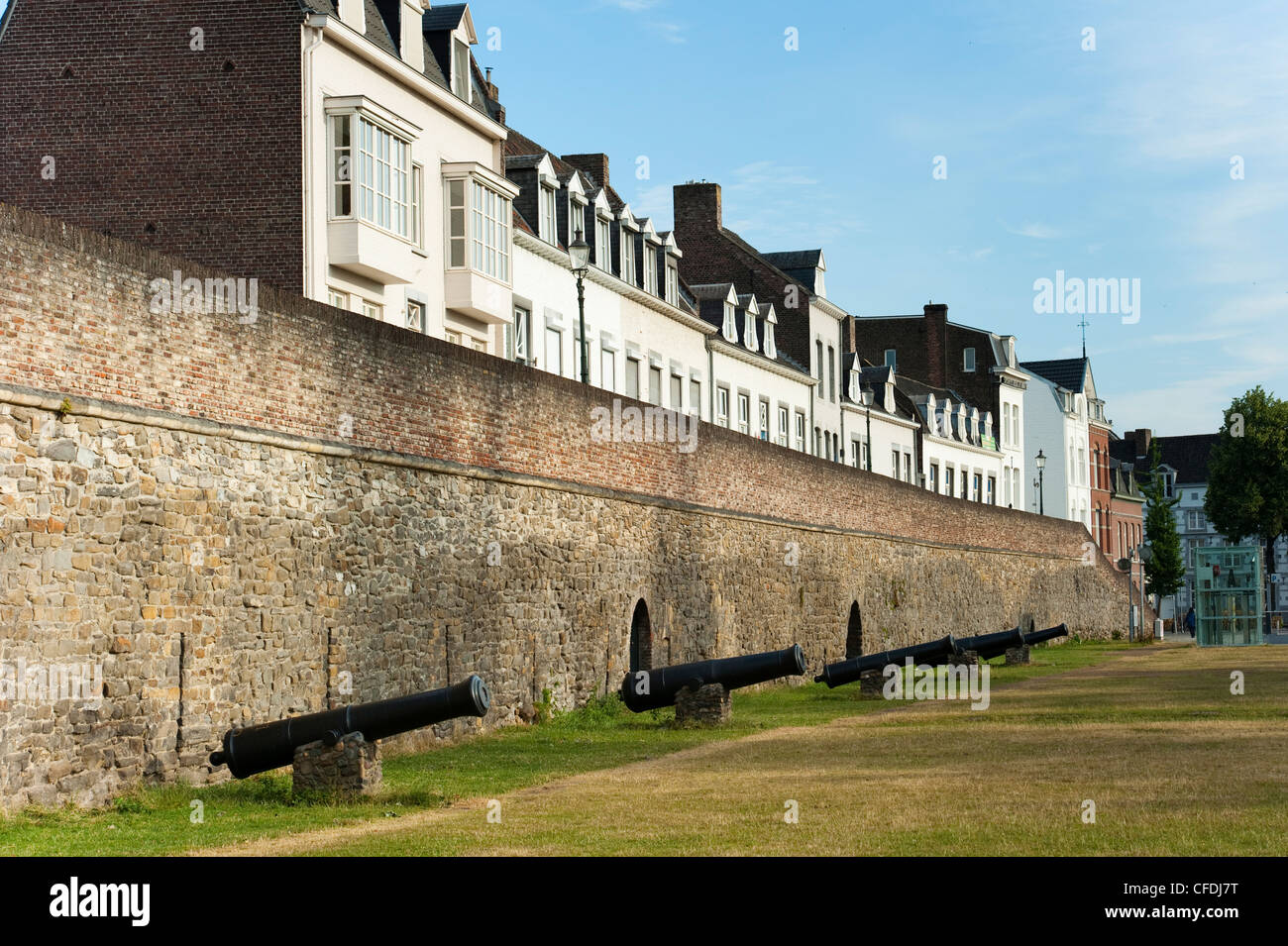 Eerste Middeleeuwse Omwalling (First Medieval City Wall), dating from 1229, Maastricht, Limburg, The Netherlands, Europe Stock Photo