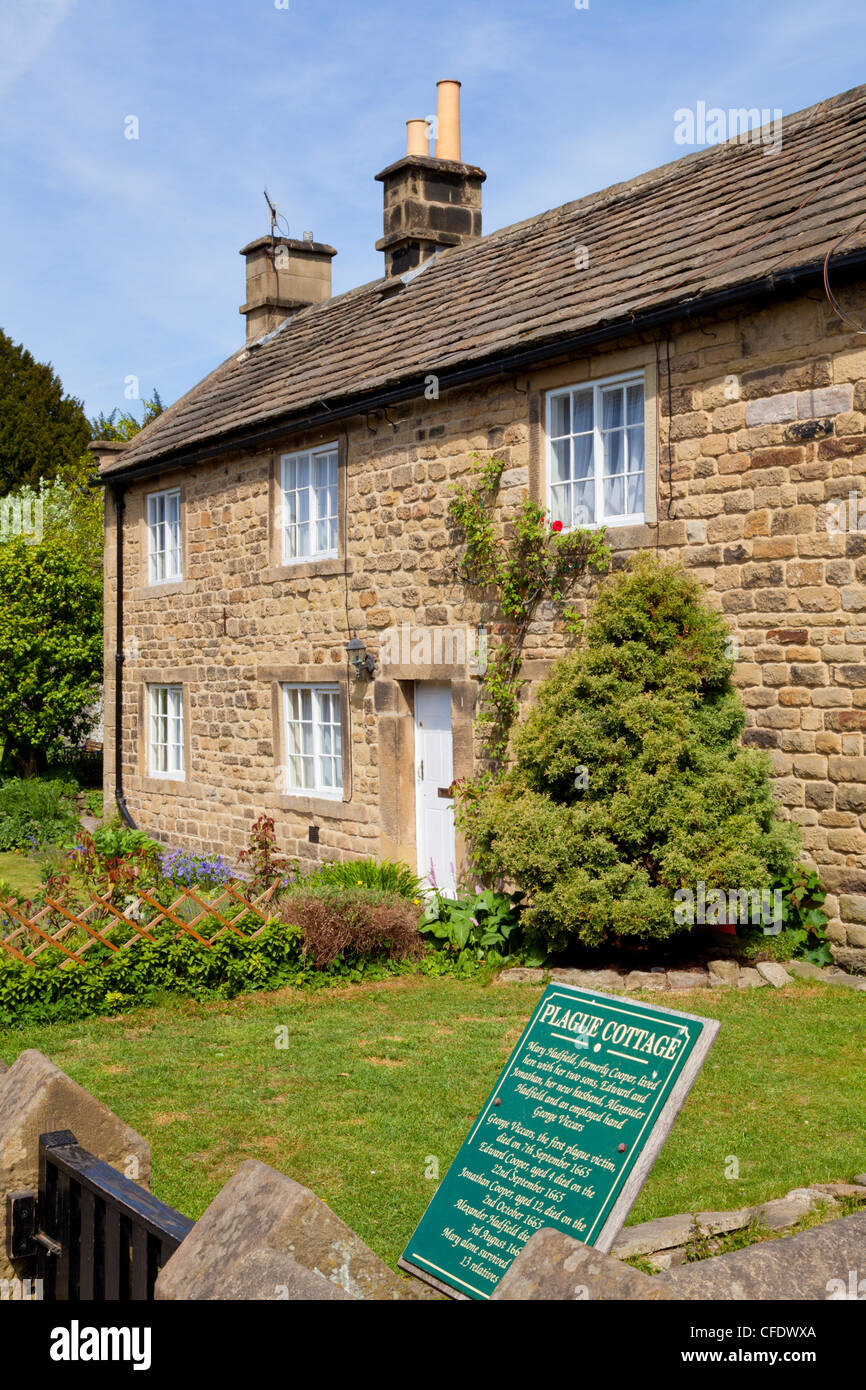 An old Plague cottage in the village of Eyam that suffered the,death, Derbyshire, Peak District National Park, England, UK Stock Photo