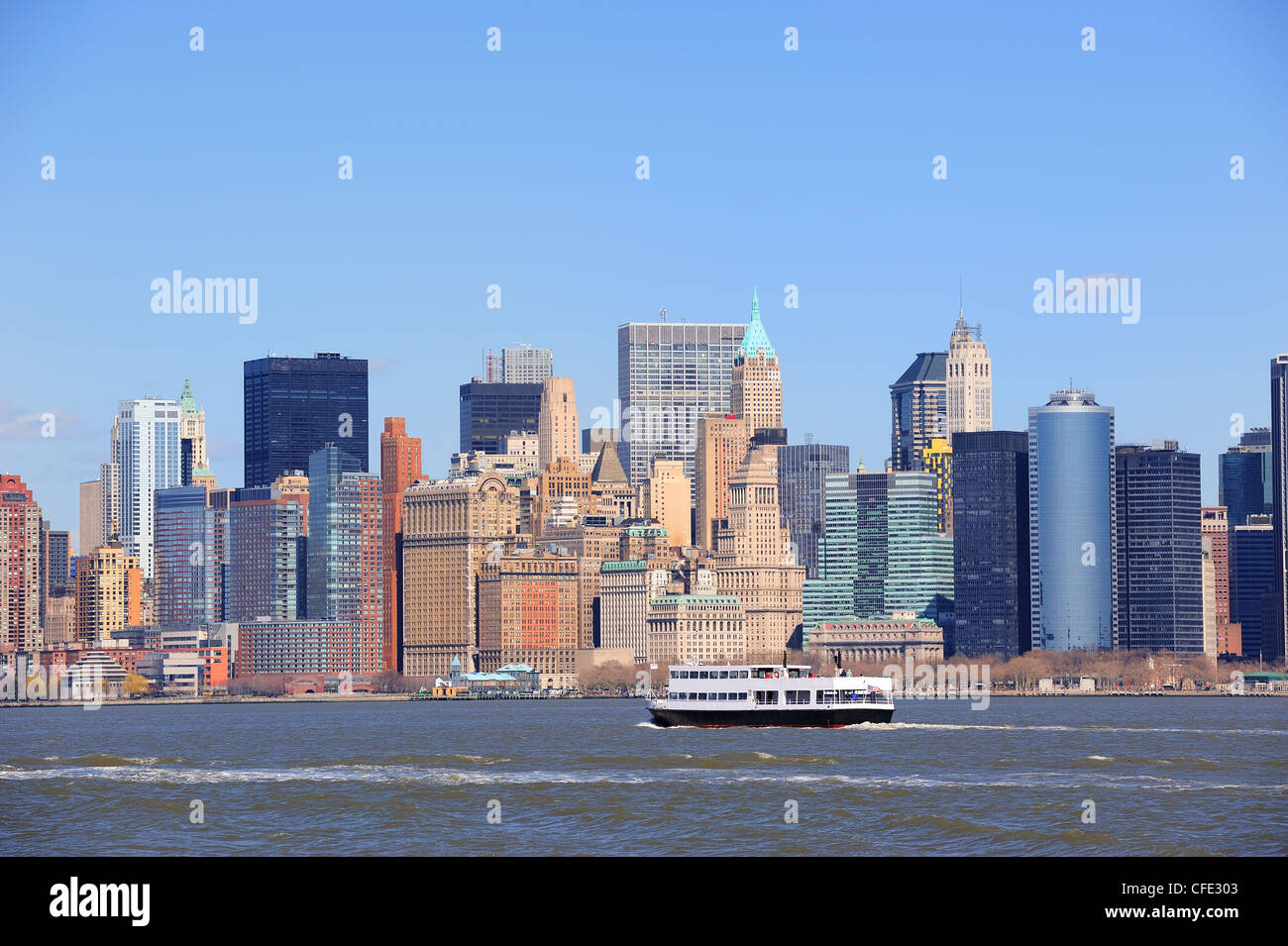 New york city skyline from boat hi-res stock photography and images - Alamy
