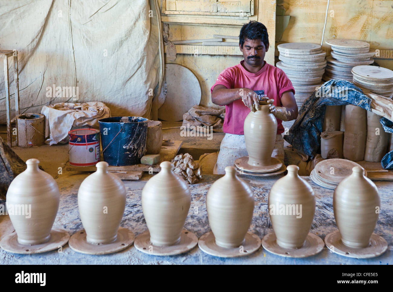 Bahrain Pottery Bahrains Traditional Craft Craft Views