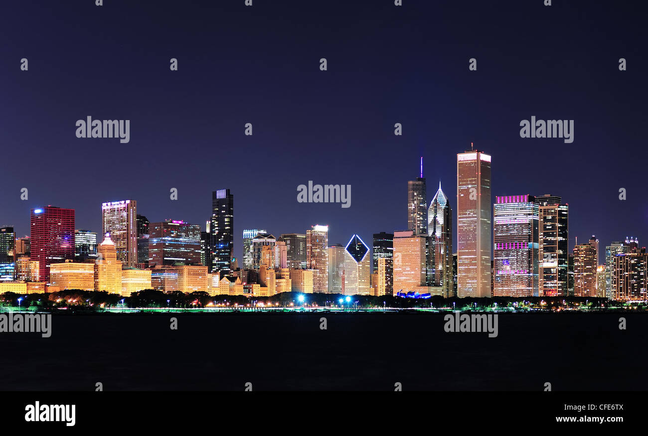 Chicago city downtown urban skyline panorama at dusk with skyscrapers ...