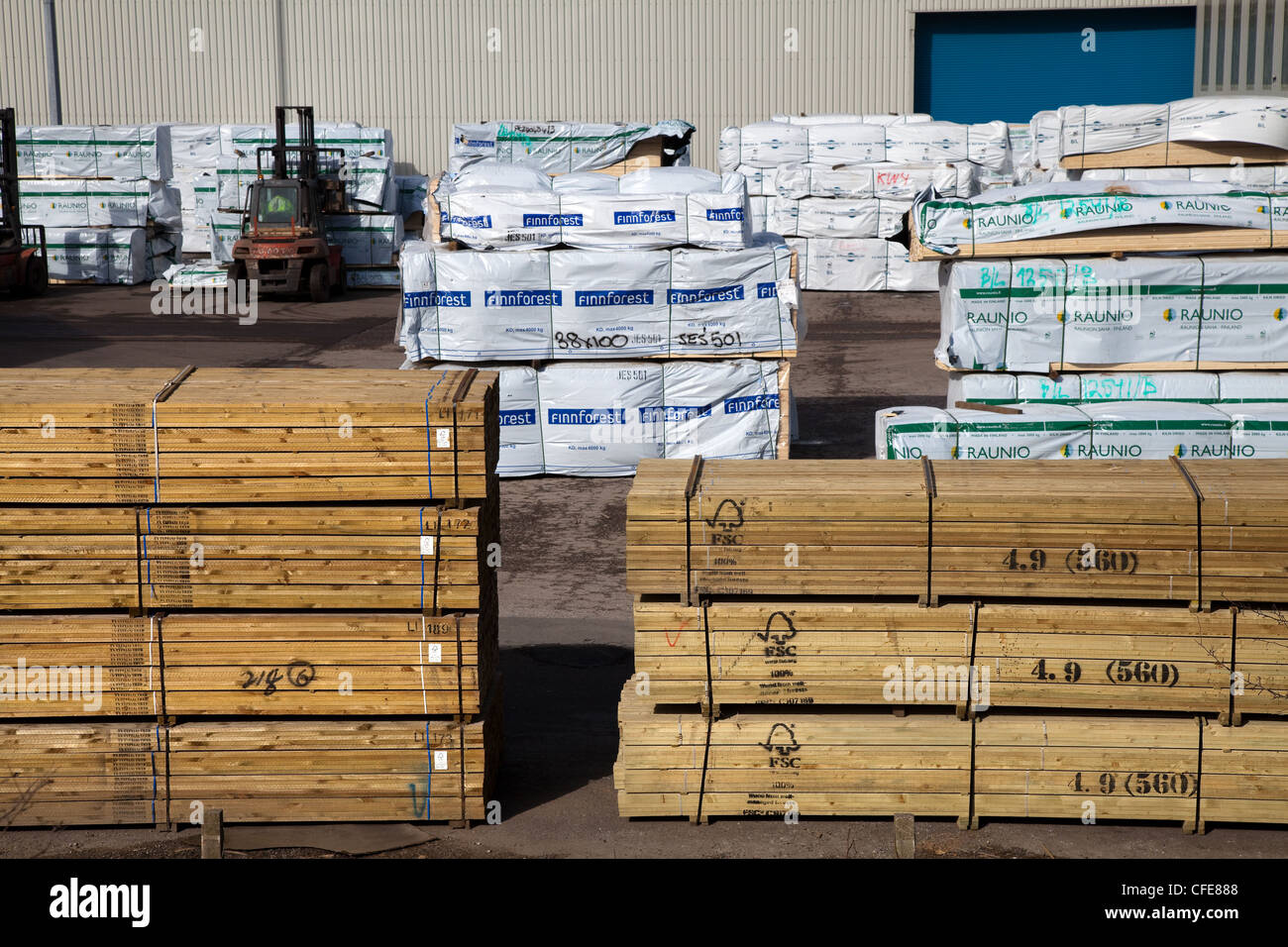 Imported Tanalised Roofing Battens Goole Docks , Quayside & Harbour , Humberside , UK Stock