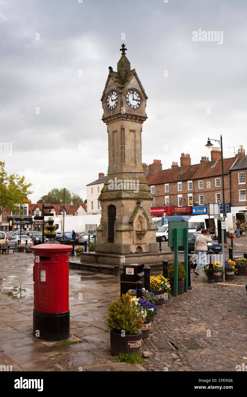 UK, England, Yorkshire, Thirsk, Market Place, clock tower built in 1896 to commemorate the marriage of the current Duke of York Stock Photo