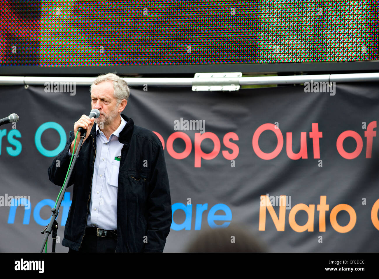 Jeremy Corbyn MP speaks at the October 8th 2011 Antiwar Mass Assembly in London Stock Photo
