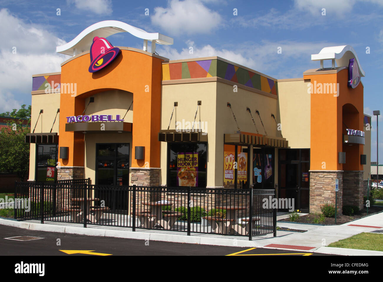 Taco Bell. Mexican food store front. Miamisburg, Dayton, Ohio, USA. Stock Photo