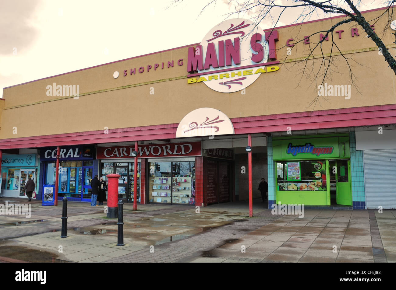 The shopping centre on Main St. Barrhead Stock Photo Alamy