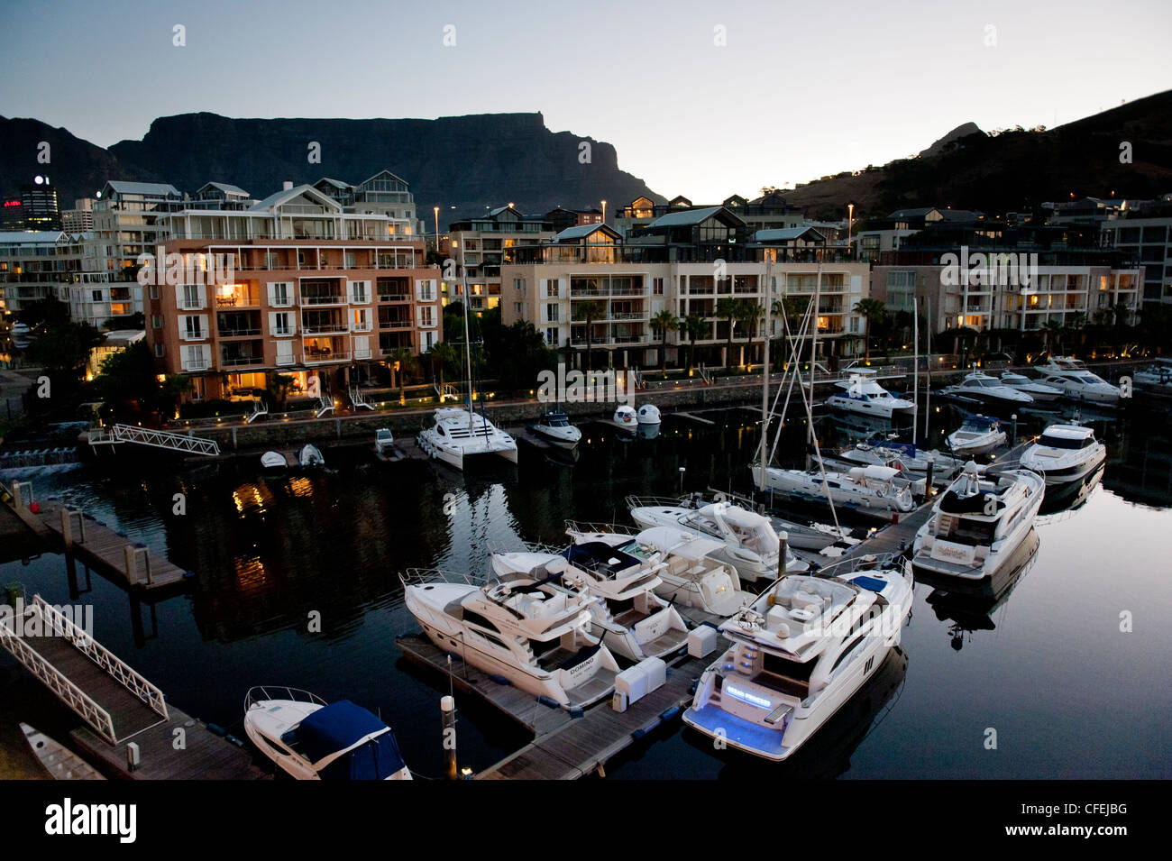 Early evening Table Mountain from the Cape Grace Hotel at the Victoria and Alfred waterfront Stock Photo