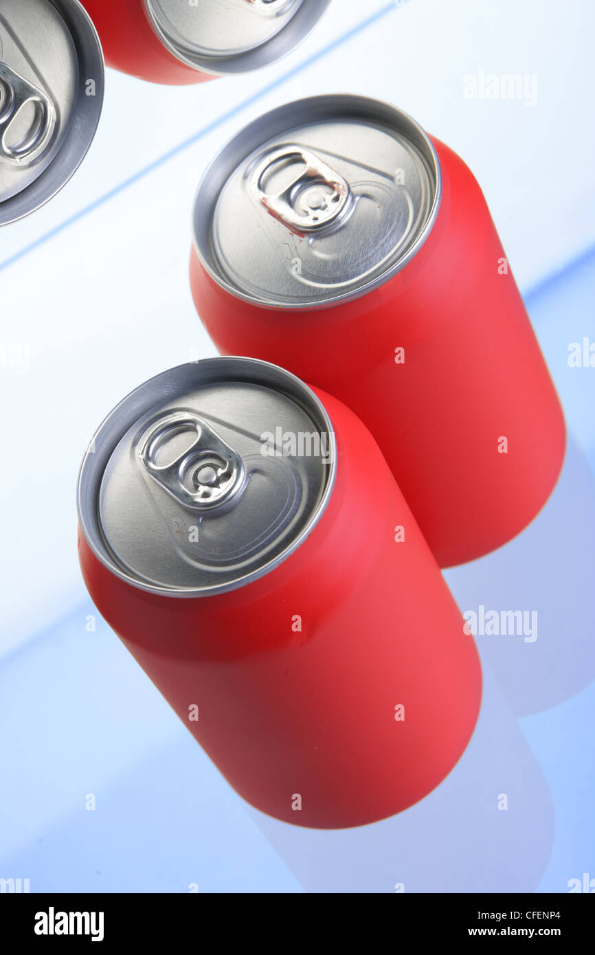 https://c8.alamy.com/comp/CFENP4/red-drink-cans-close-up-in-fridge-CFENP4.jpg